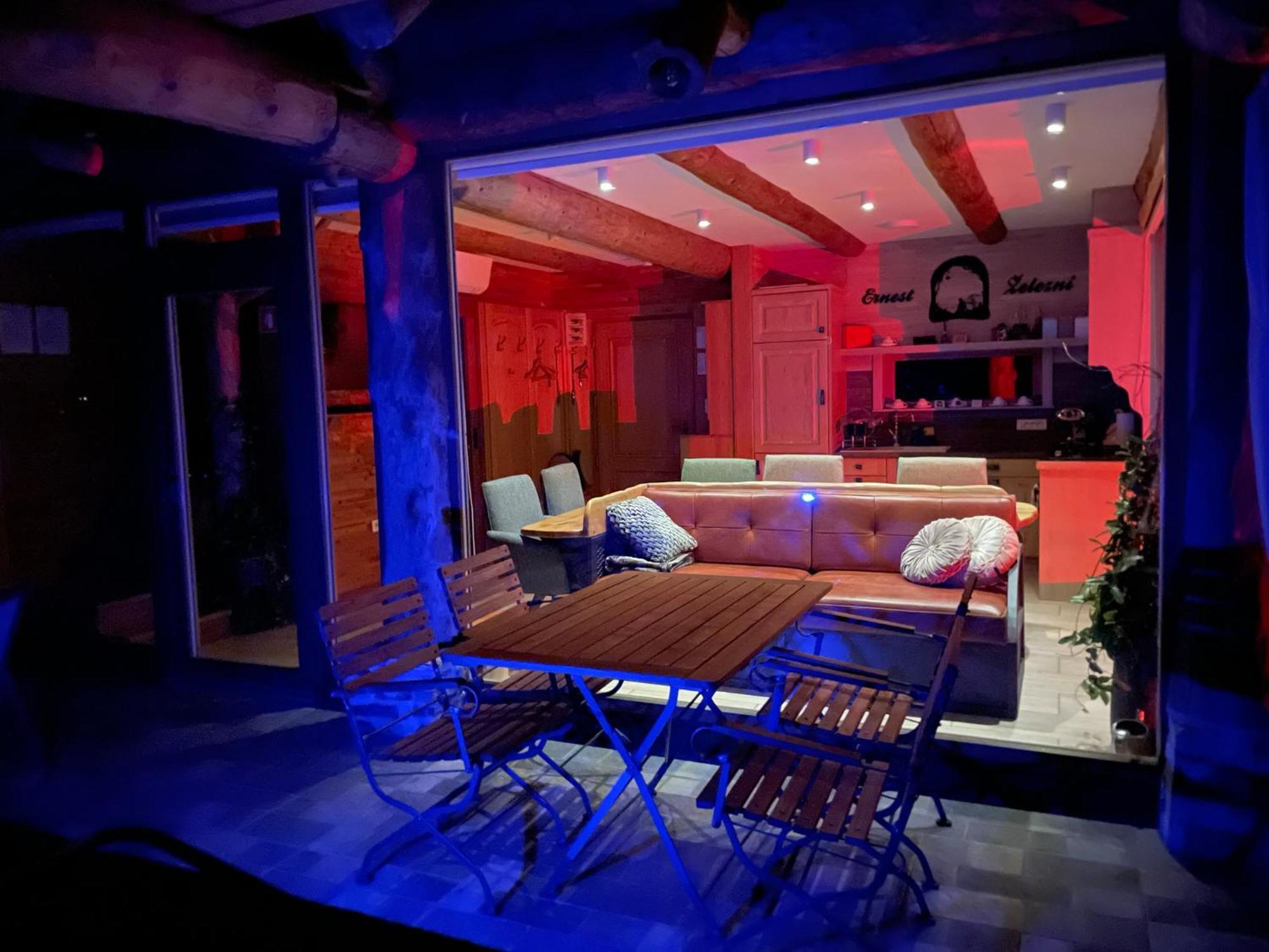 Holiday Home Ernest Zelezni With Hot Tub Ivancna Gorica Exterior foto